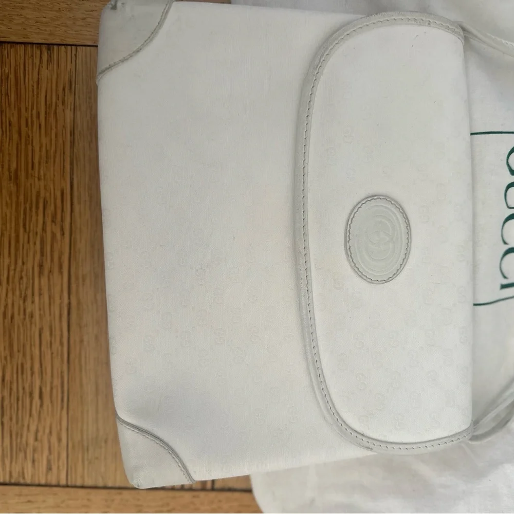 Gucci White Leather Shoulder Bag with Adjustable Strap - Picture 3 of 13